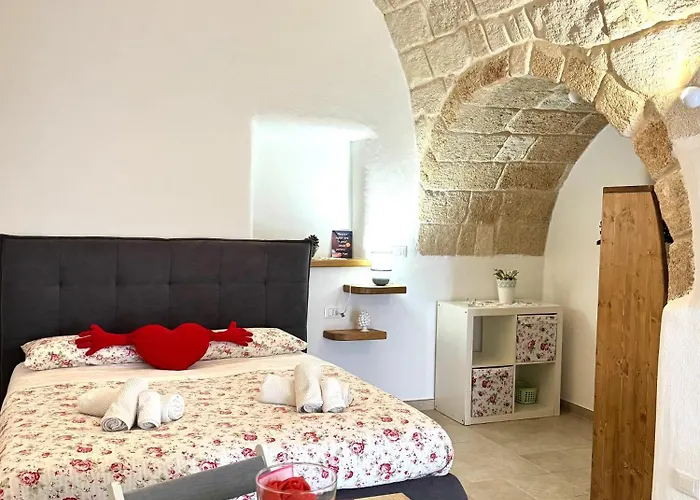 Petali Rosa- Dimora Grotta Polignano a Mare